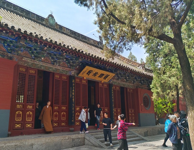經濟衰退難就業 中國興起寺廟旅遊