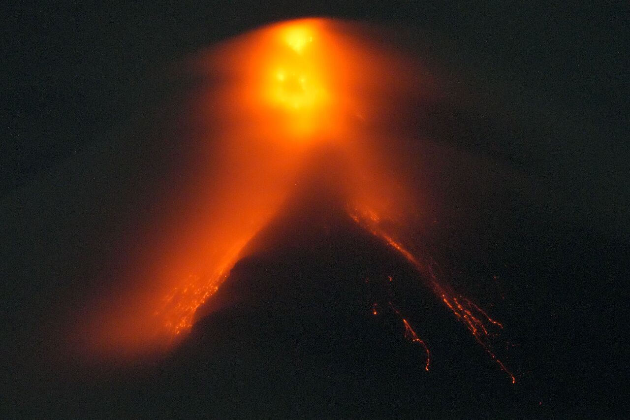菲律賓馬永火山噴發 警戒升高恐緊急撤離
