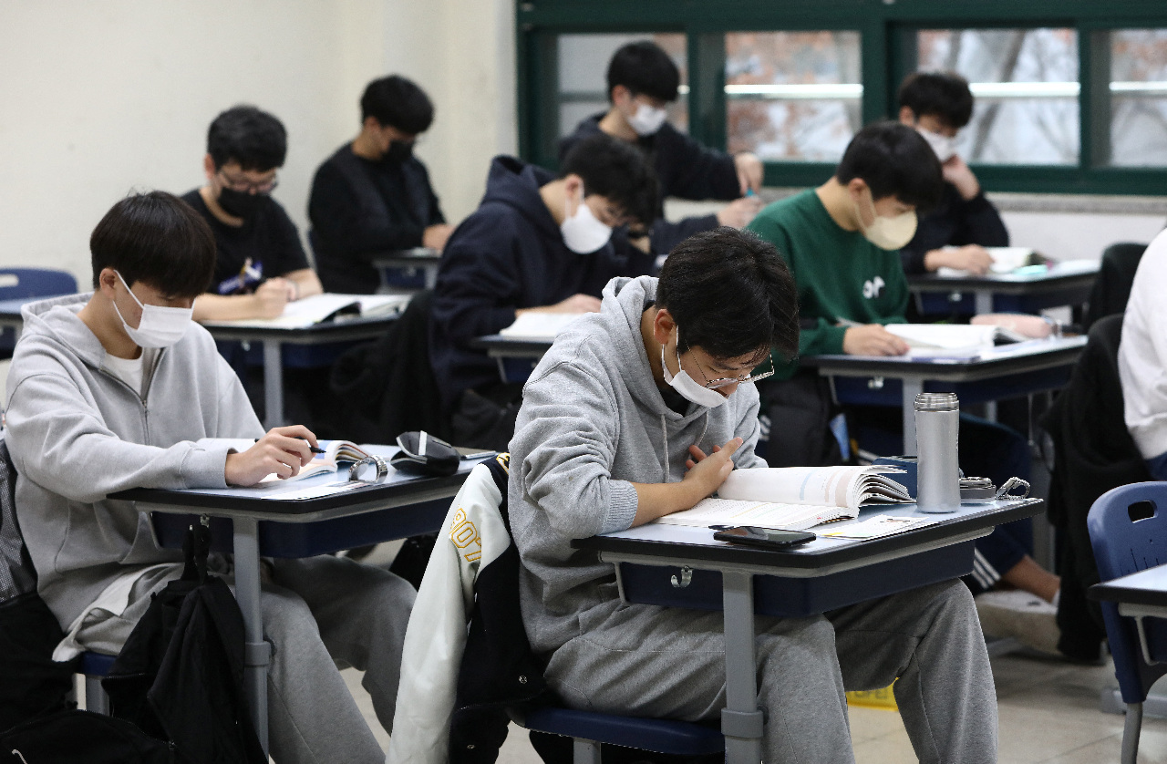 遏制私人補教花費劇增 南韓鎖定入學考「殺手試題」