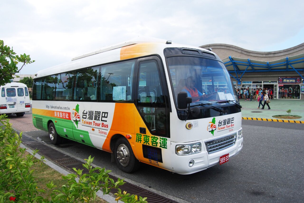 台灣觀巴83條行程 7月起2人同行1人免費