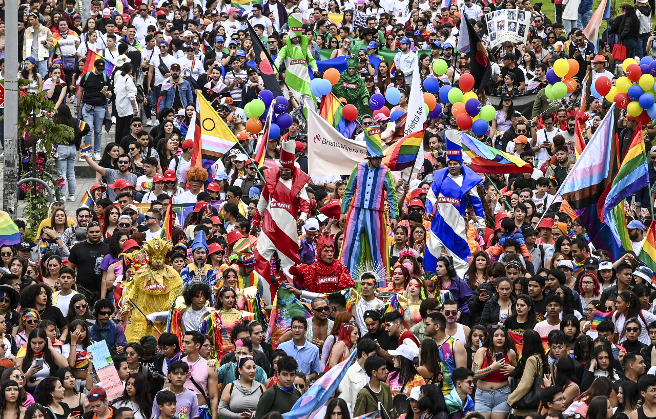 哥倫比亞史上最大同志遊行 逾10萬人參與