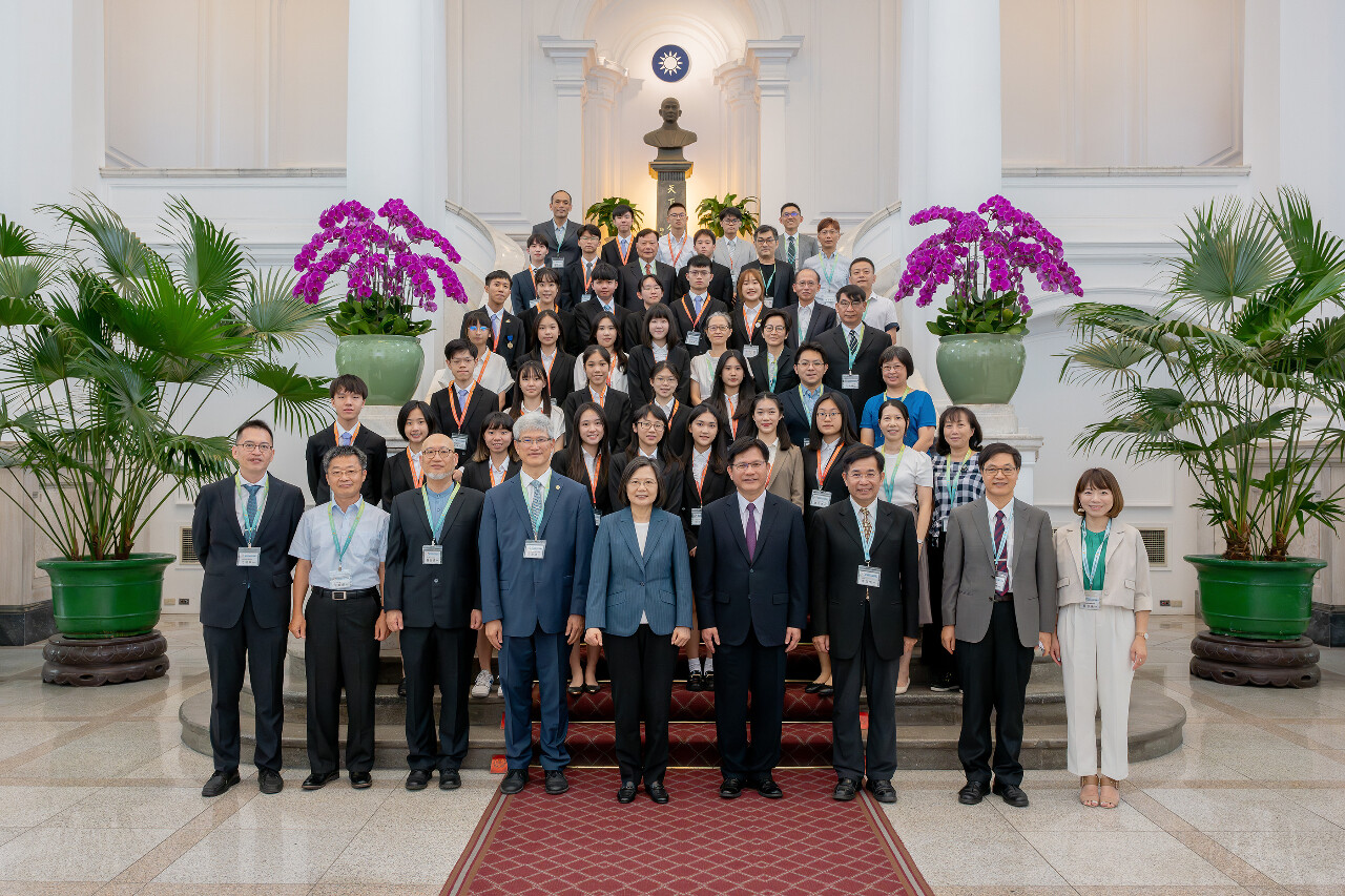 肯定國際科展獲獎學生 總統：讓世界看到台灣科研實力