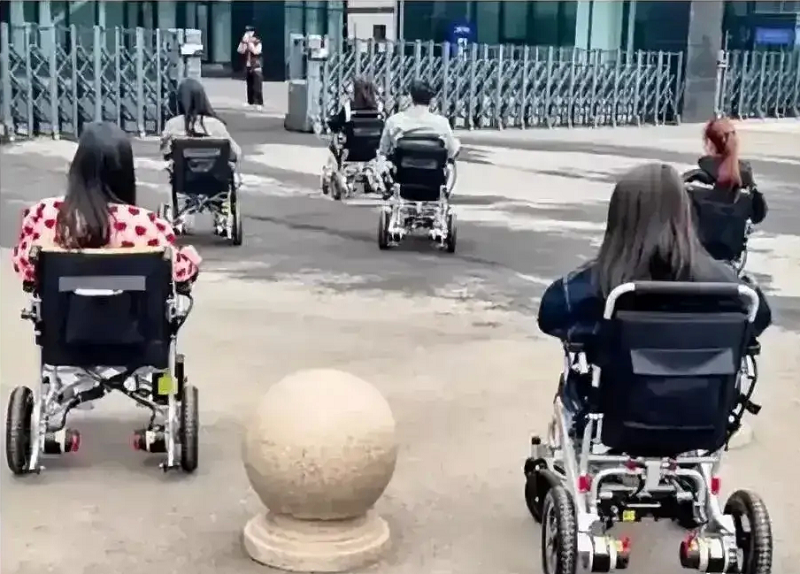 廣州嚴控電動自行車 年輕人改乘電動輪椅上街