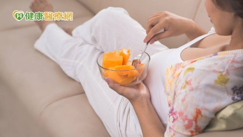 「芒果有毒，孕婦要少吃？」營養師解真相