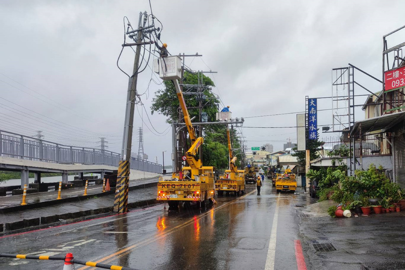 颱風杜蘇芮襲台逾32萬戶曾停電  台電：已復電9成5