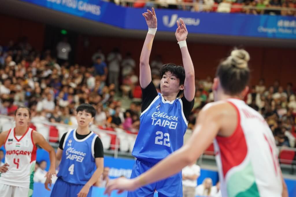 台灣女籃險勝匈牙利 世大運晉級4強