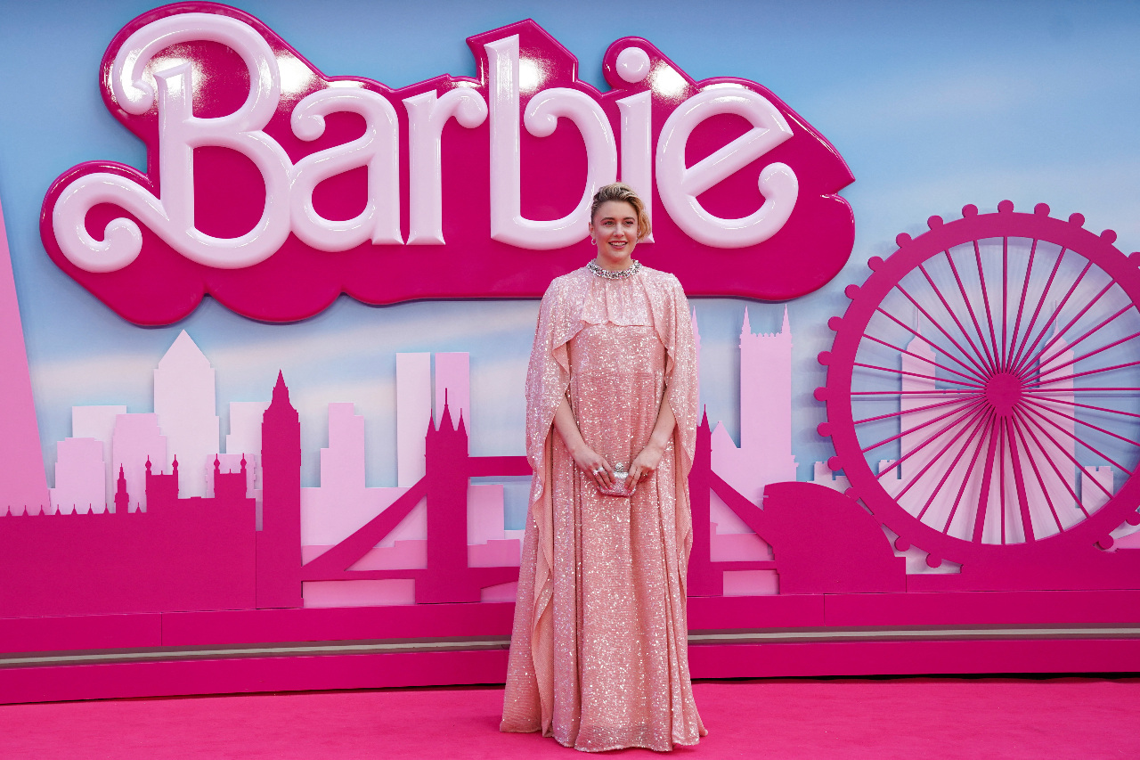 「芭比」全球票房破10億美元 女性導演影史新紀錄