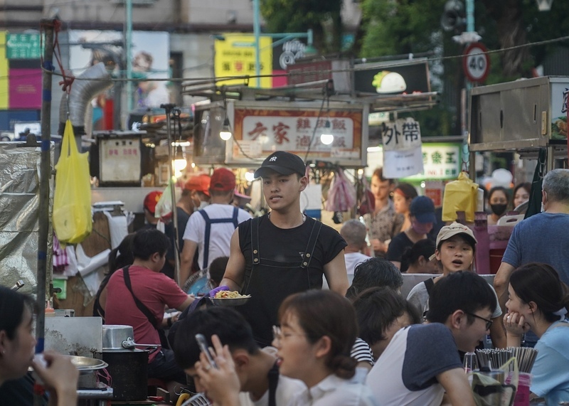 跨足美食之旅：台灣、香港與中國的友誼與味蕾探索