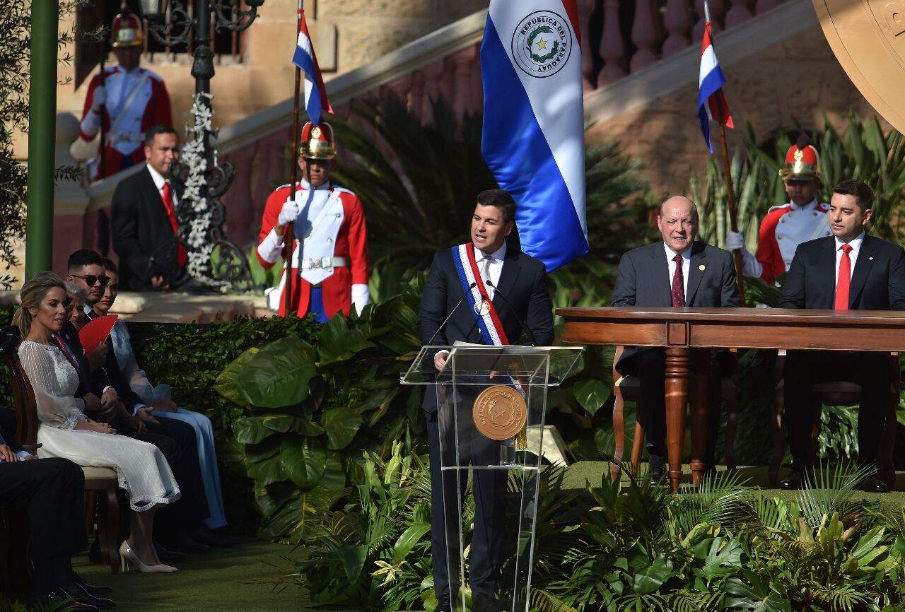 巴拉圭新總統潘尼亞就職 誓言切斷貪腐時代