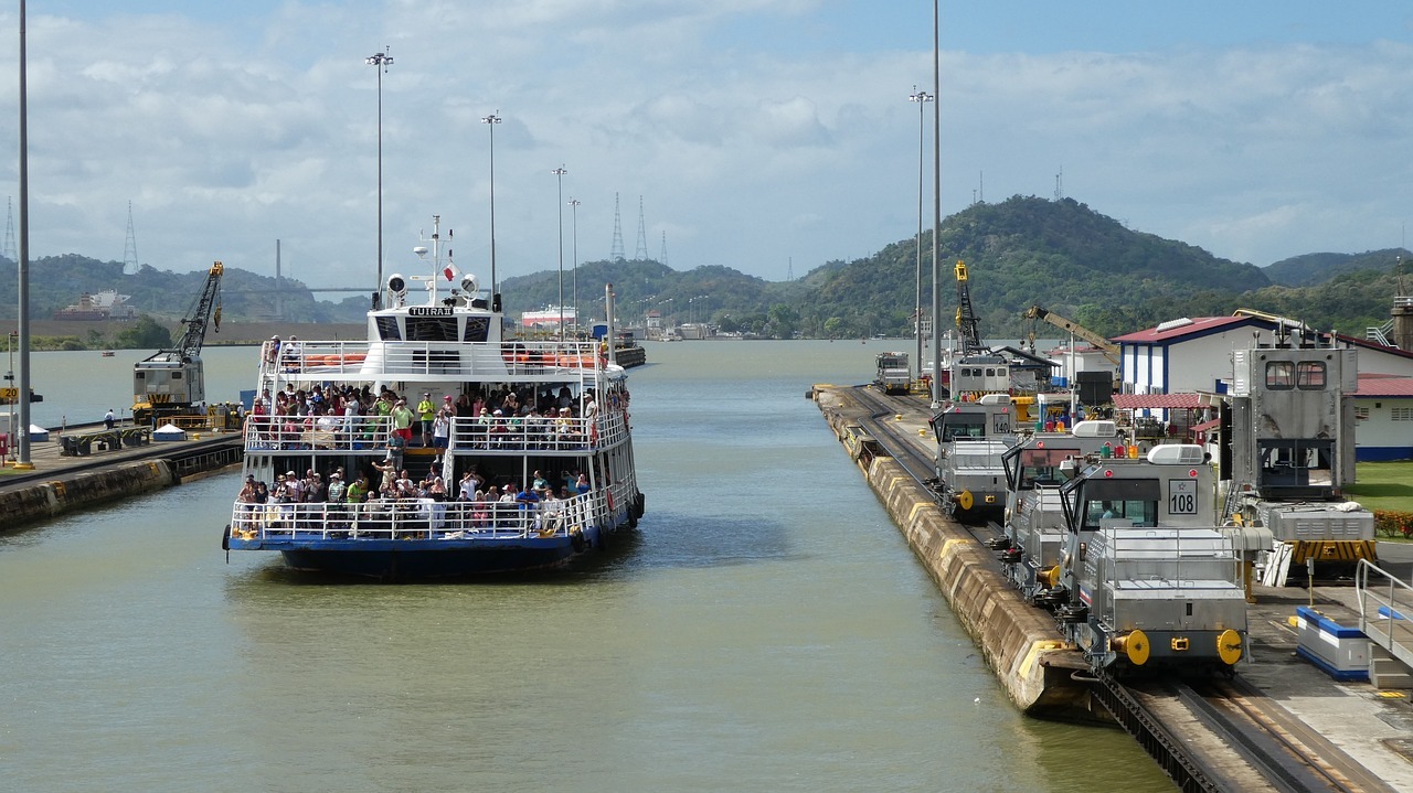 乾旱影響 巴拿馬運河再度限縮船隻通行數量