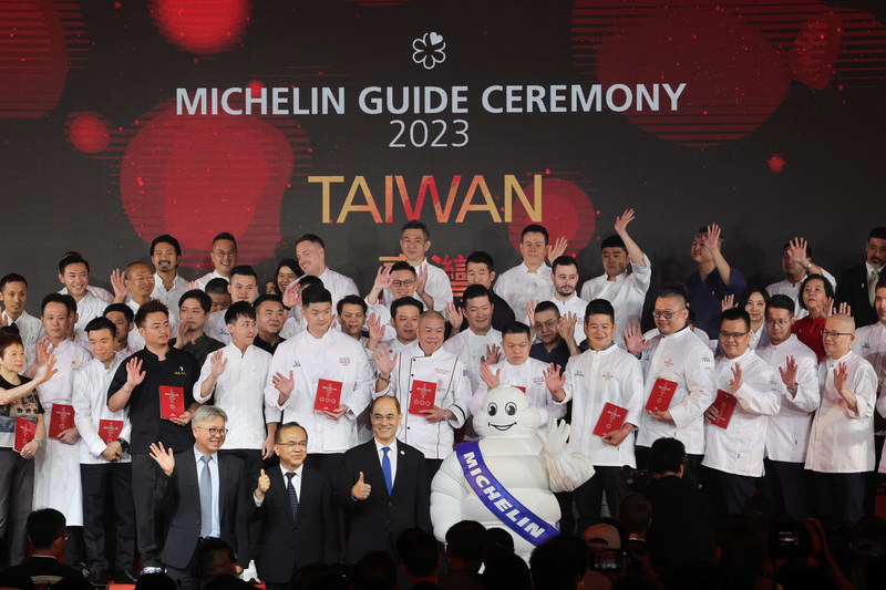 台灣米其林揭曉 3間餐廳獲選三星、6家餐廳獲得二星，另外有35家餐廳獲得一星 臺灣算是全球前十多的國家