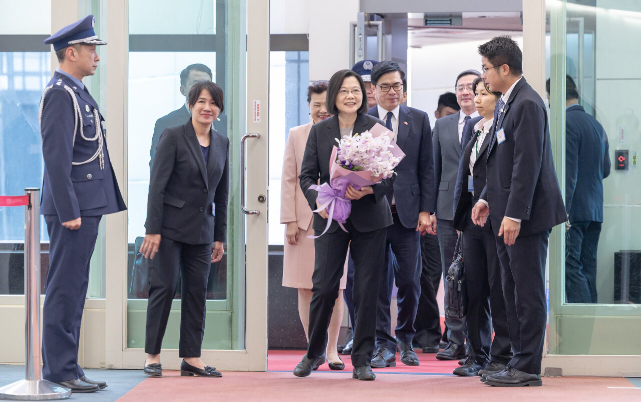 結束出訪返抵台灣 總統：以真誠堅定做外交 展現台灣韌性