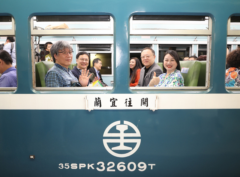 鐵道迷注意！2023台灣文博會限定「藍皮文博號」今首發車