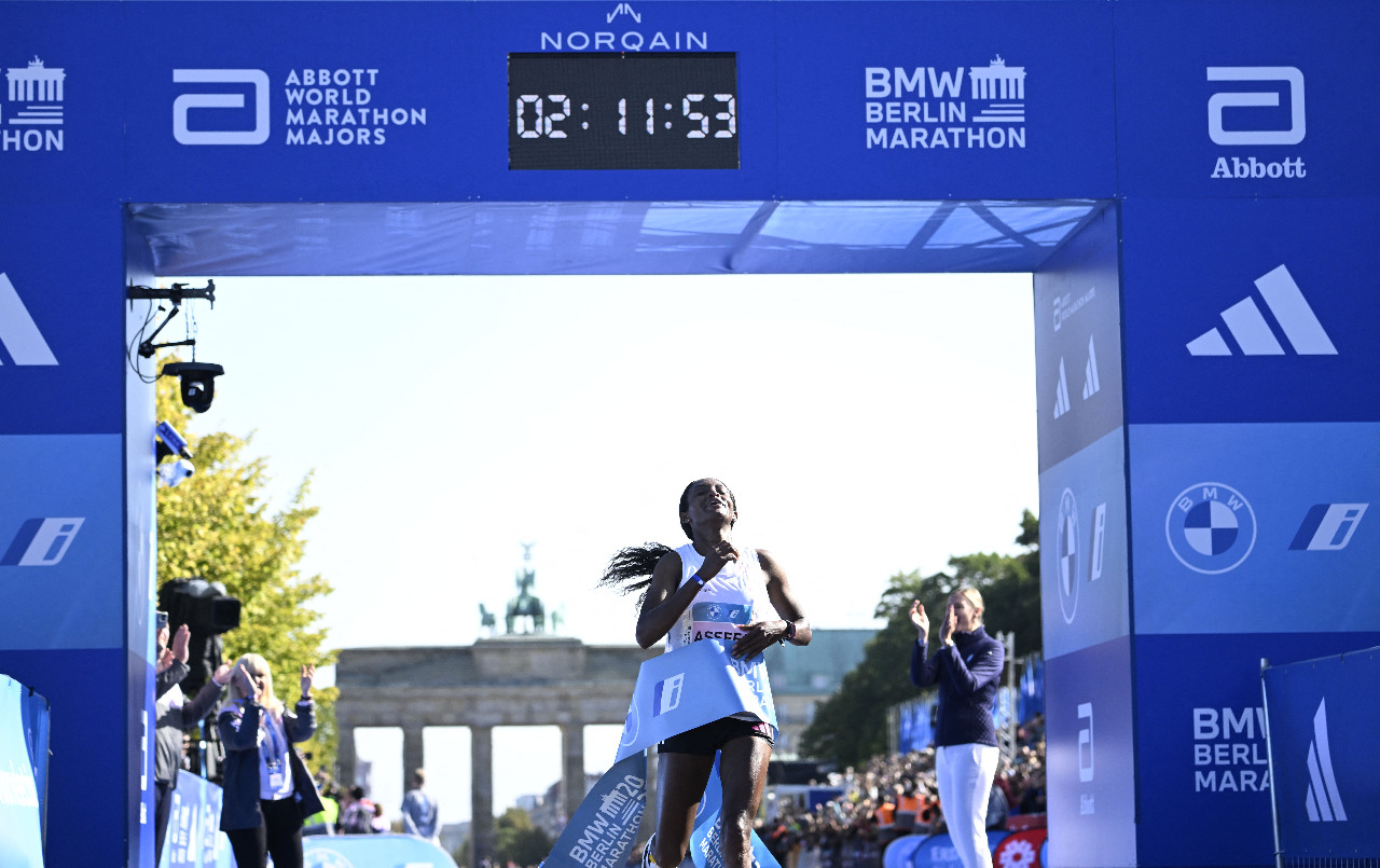 柏林馬拉松 阿塞發刷新女子世界紀錄 基普柯吉五度稱霸