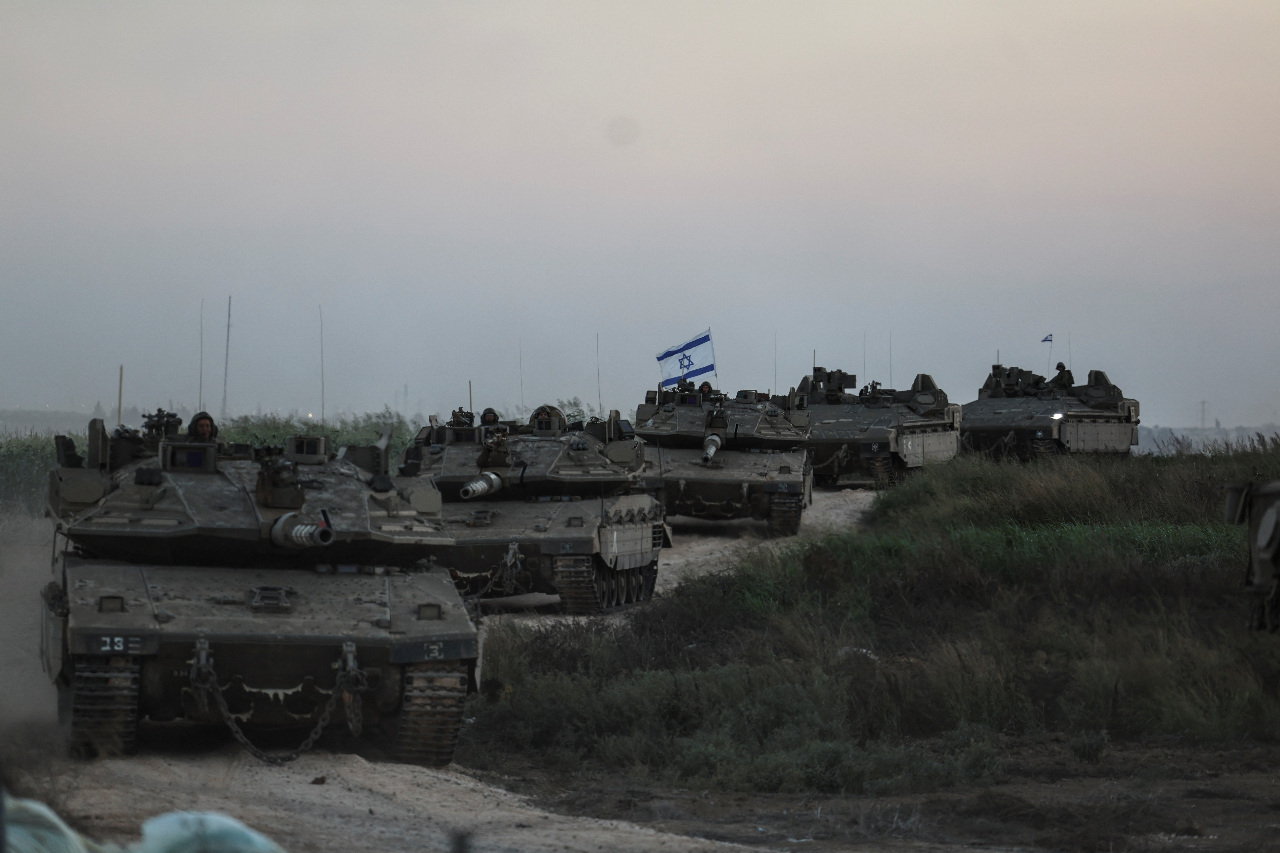 戰車集結加薩周圍 以色列軍事首領：開戰時刻已到