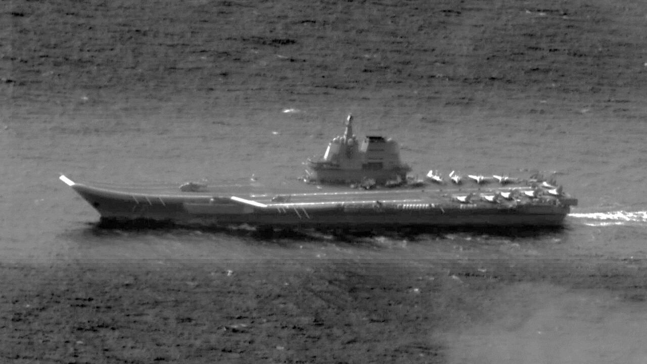 中共山東艦穿越巴士海峽影像曝光 國軍監控應處