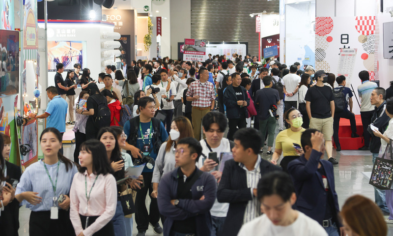 台北國際旅展今湧逾10萬人 赴中團體遊詢問度高