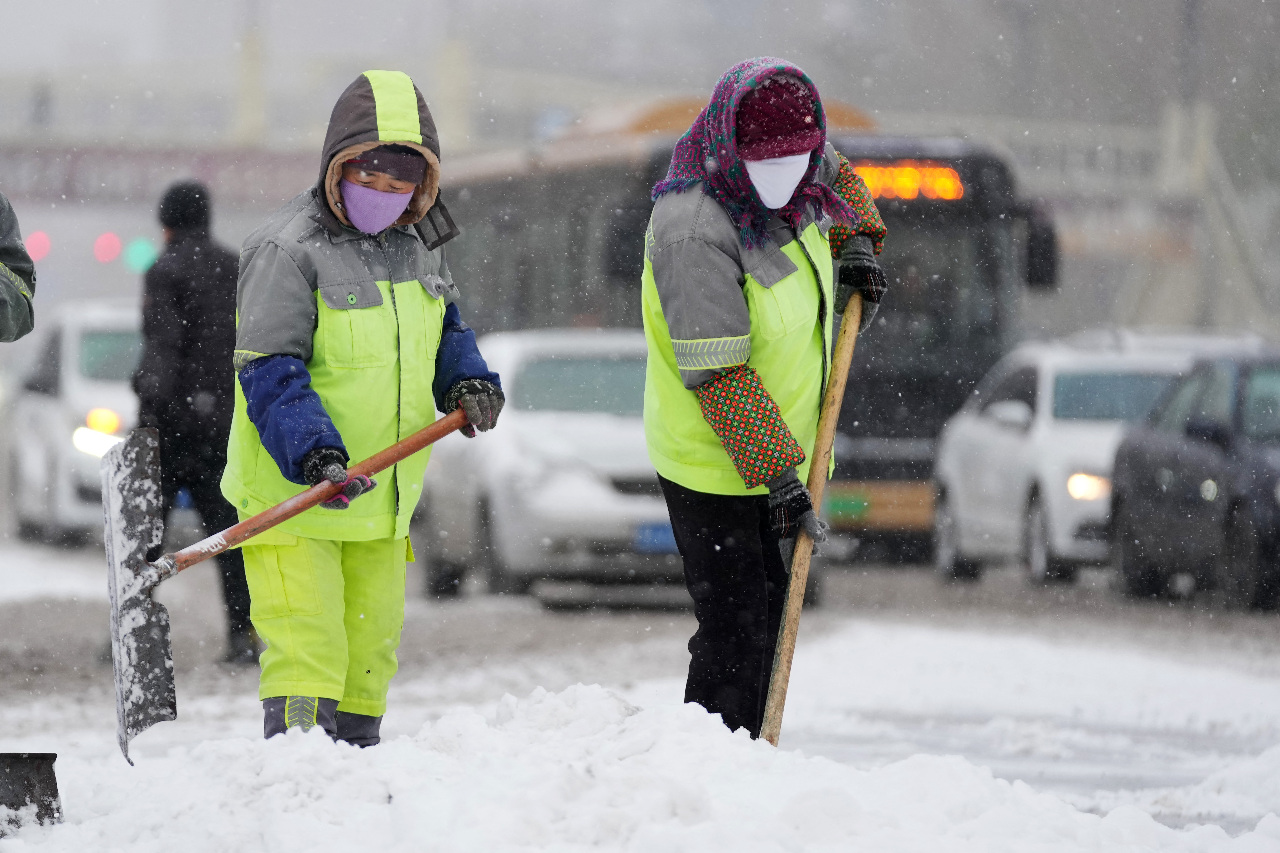 中國哈爾濱降雪破紀錄 政府籲「自掃門前雪」