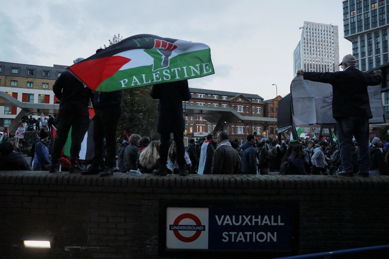 倫敦30萬人示威挺巴勒斯坦 呼籲加薩停火
