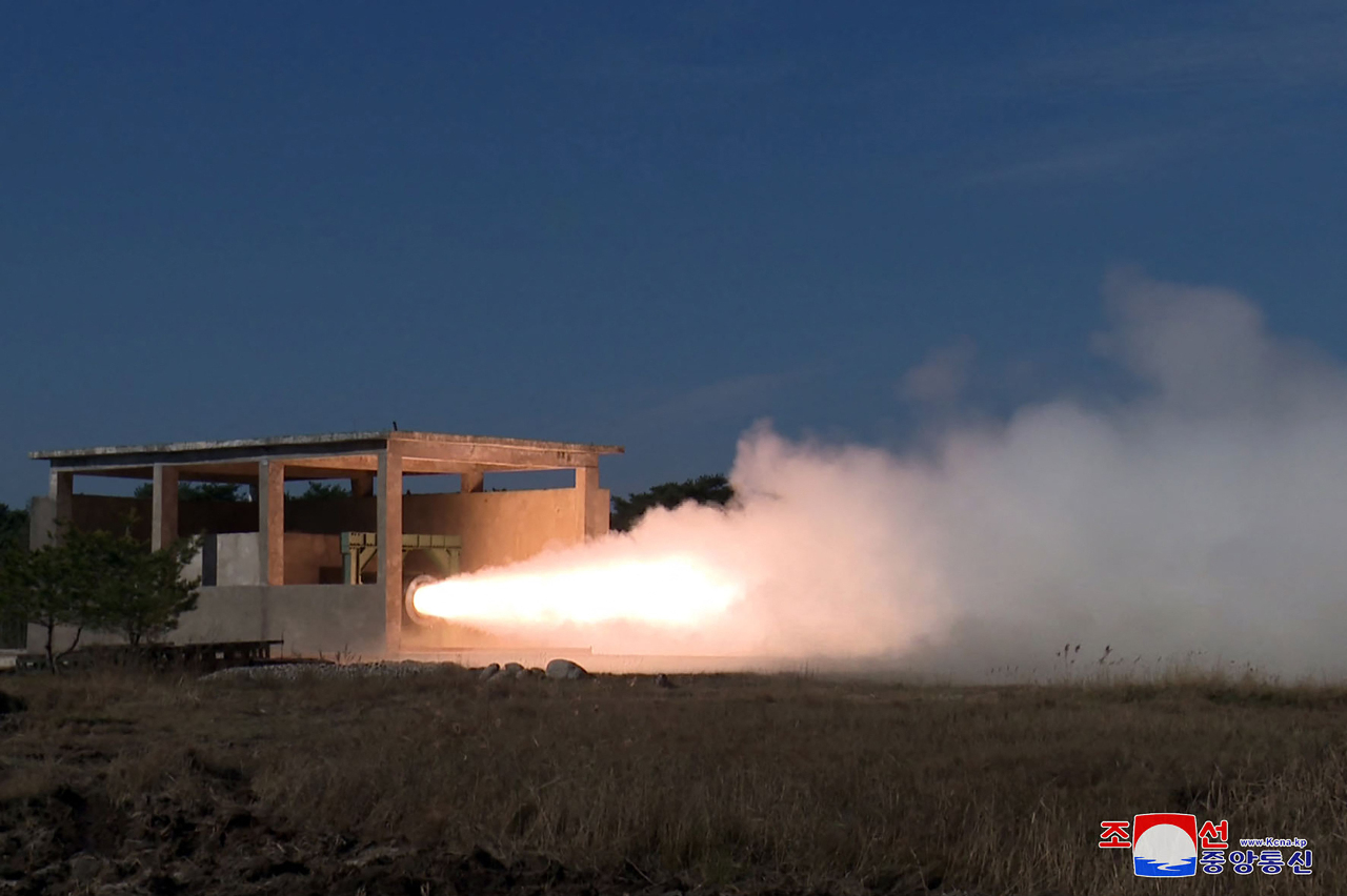 北韓宣稱 成功測試新型中程飛彈固態燃料引擎