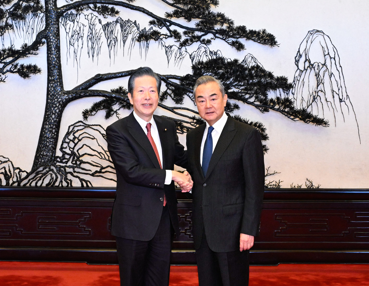 日本公明黨主席會中國外長王毅 同意持續對話