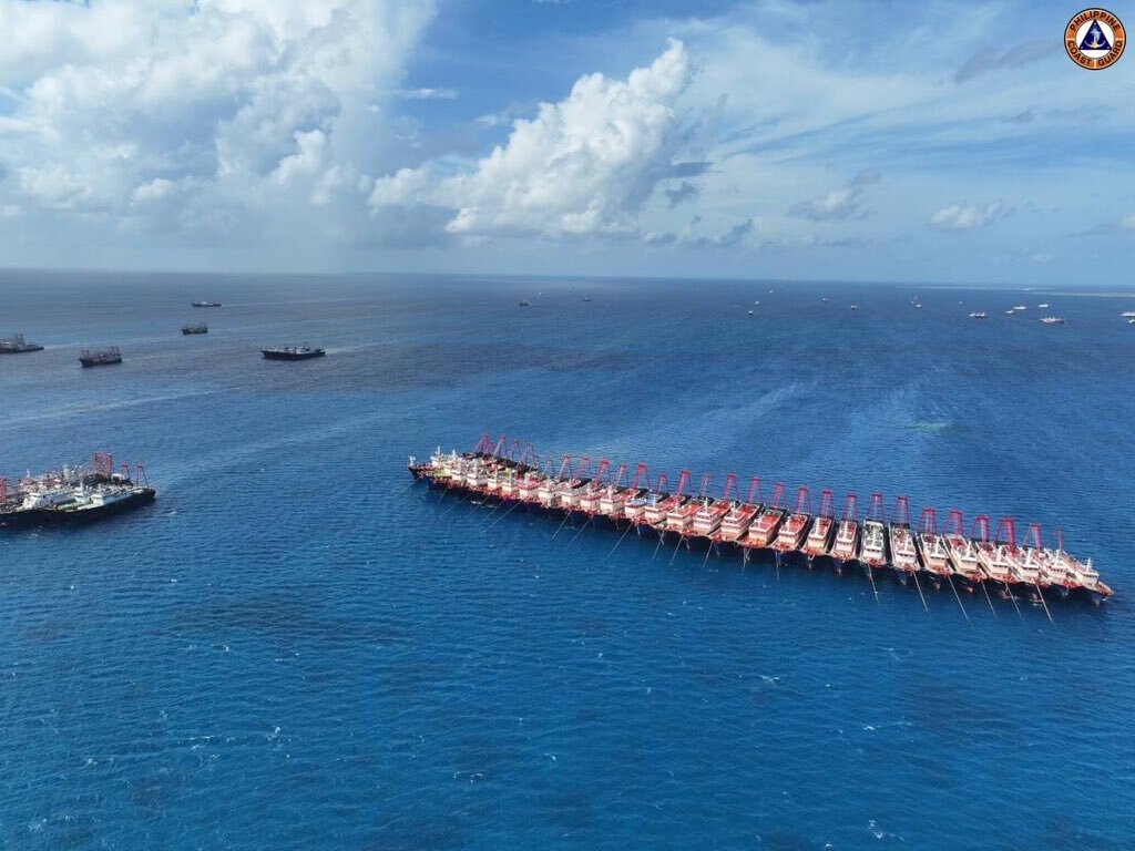 菲國海警隊：中國逾135艘船隻「蜂湧」至牛軛礁海域