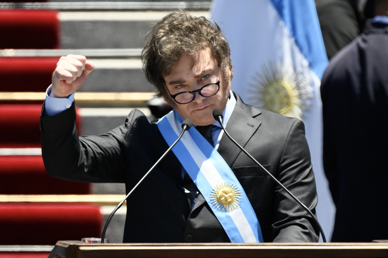 阿根廷新總統宣誓 國庫空虛警告撙節「電擊」救國家