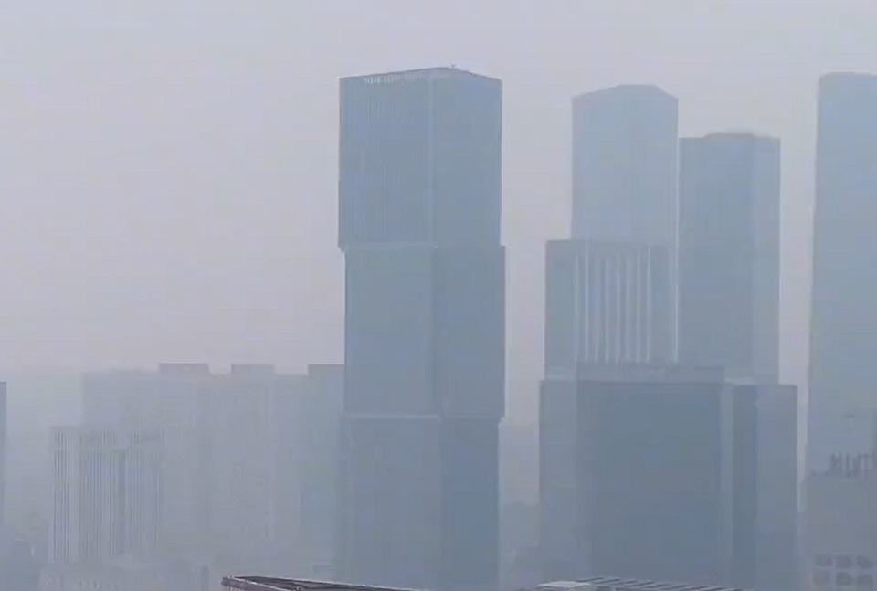 嚴重霧霾再現 中國西北城市暫停重工業以遏制污染