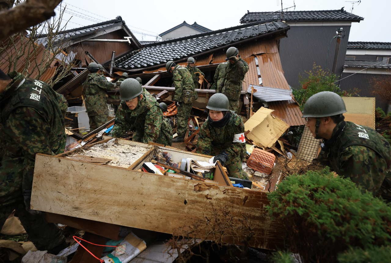 日本地震救援黃金72小時已過 首相：繼續動員救援