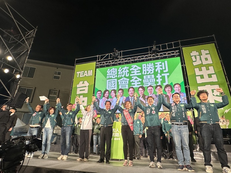 賴清德橫跨北中南鐵人催票 讓台灣指引世界選擇民主道路