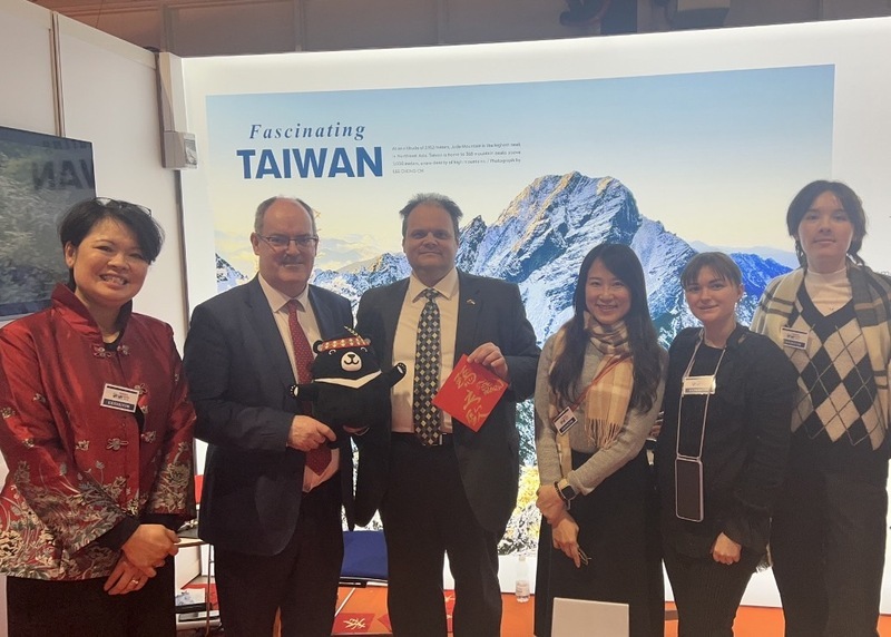 2024都柏林國際旅展 愛爾蘭參議員造訪台灣館