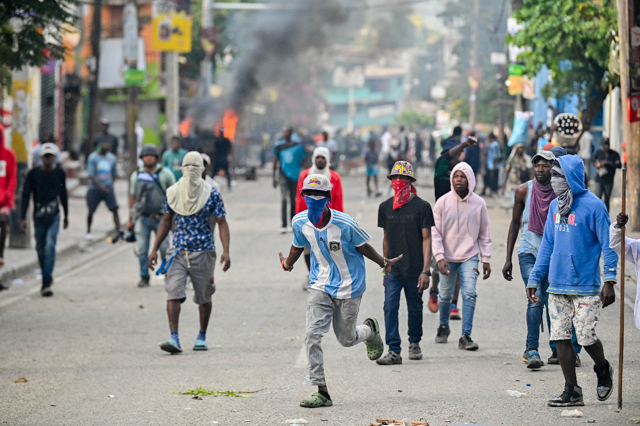 海地暴力示威 要求總理亨利下台