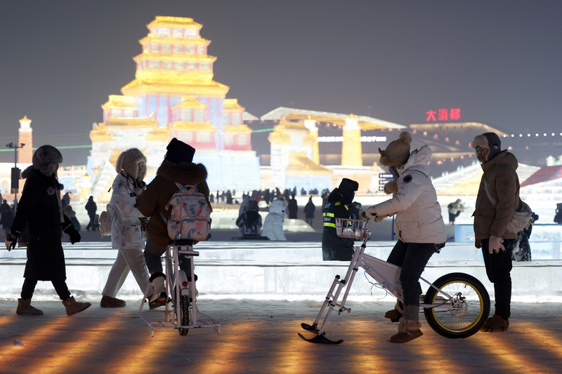 中國春節假期刺激國內旅遊潮 旅遊收入超越疫情前