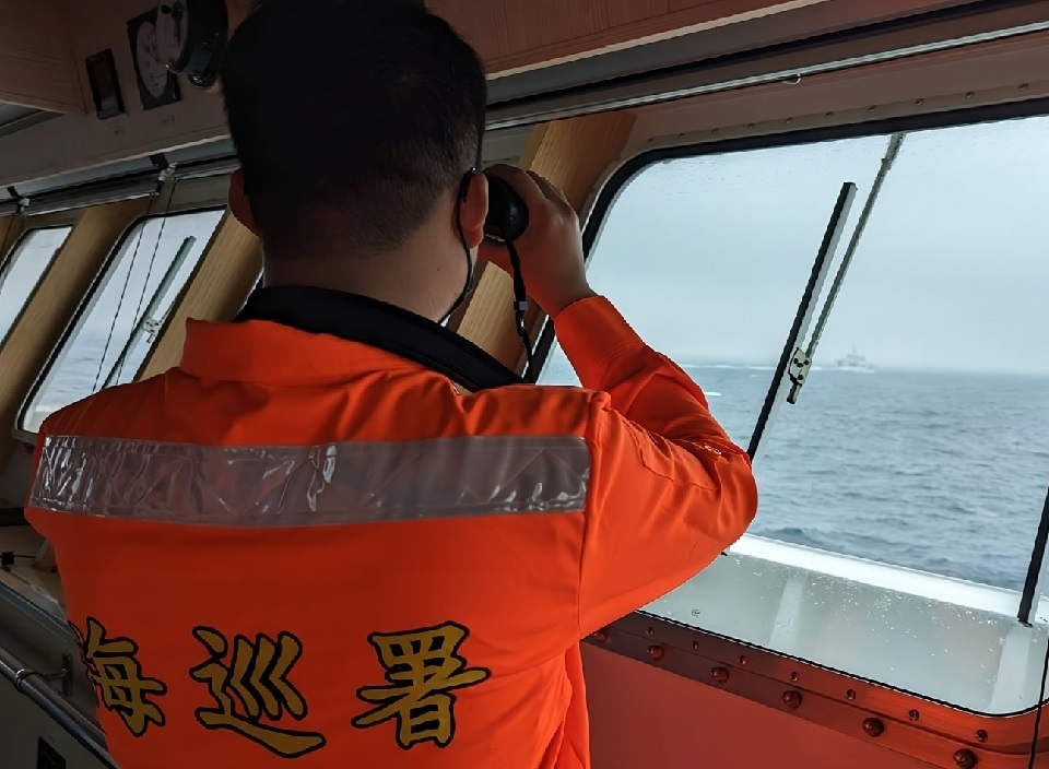 海巡署：中國挖泥船非客貨船 不適用2015年交通部公告