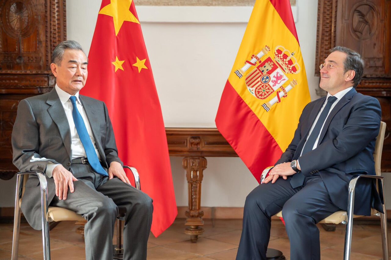 王毅會西班牙外長 中國取消牛肉進口禁令