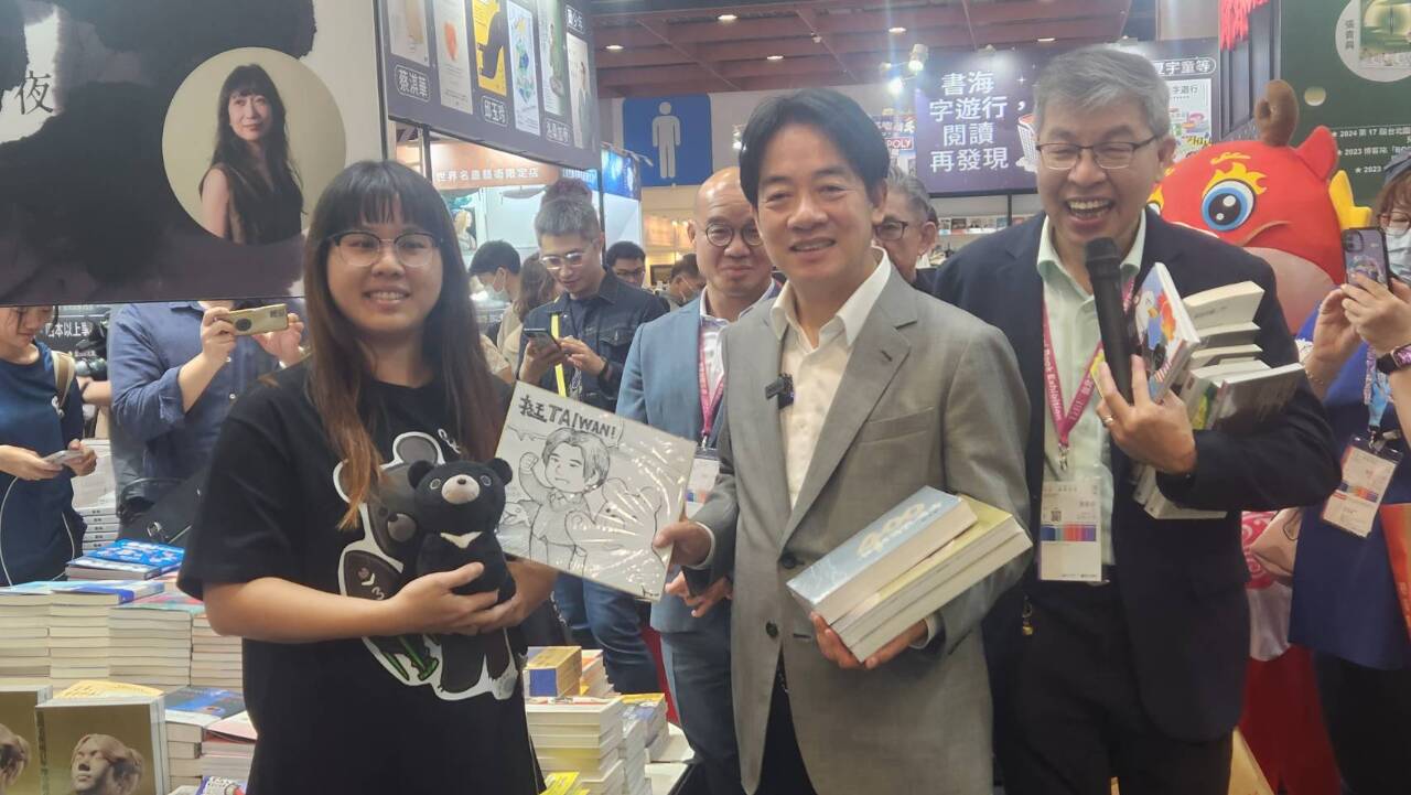副總統賴清德逛台北國際書展  購買清單曝光了