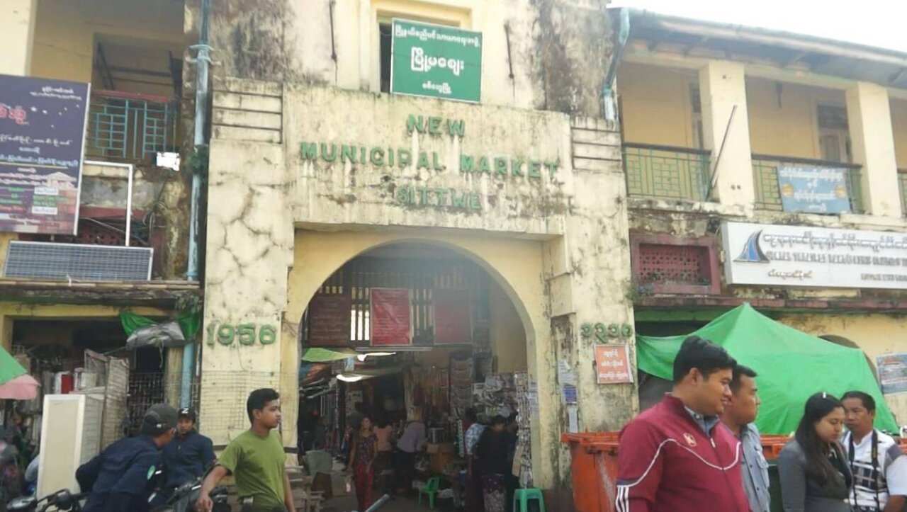 緬甸洛開邦市場遭砲襲釀12死 軍方與叛軍互指責