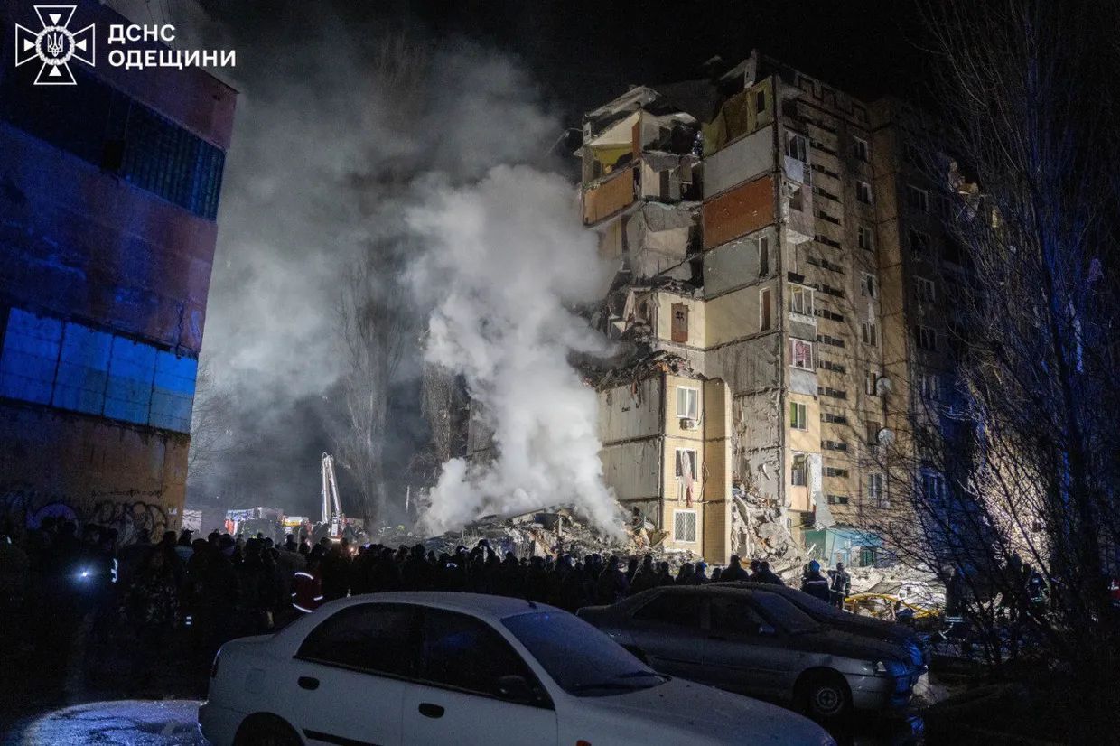 俄無人機攻擊烏南敖德薩住宅大樓 2死8傷6失蹤
