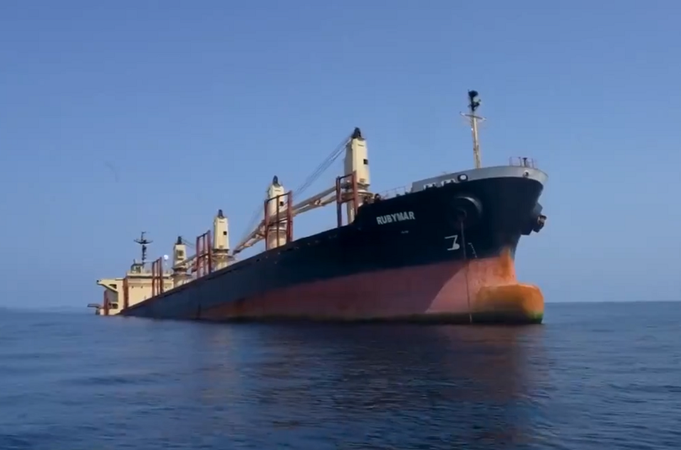 葉門政府：紅海遇襲英國貨船沉沒 恐致環境災難