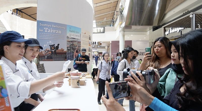 台灣觀光展銷會雅加達登場 花生捲冰淇淋吸客