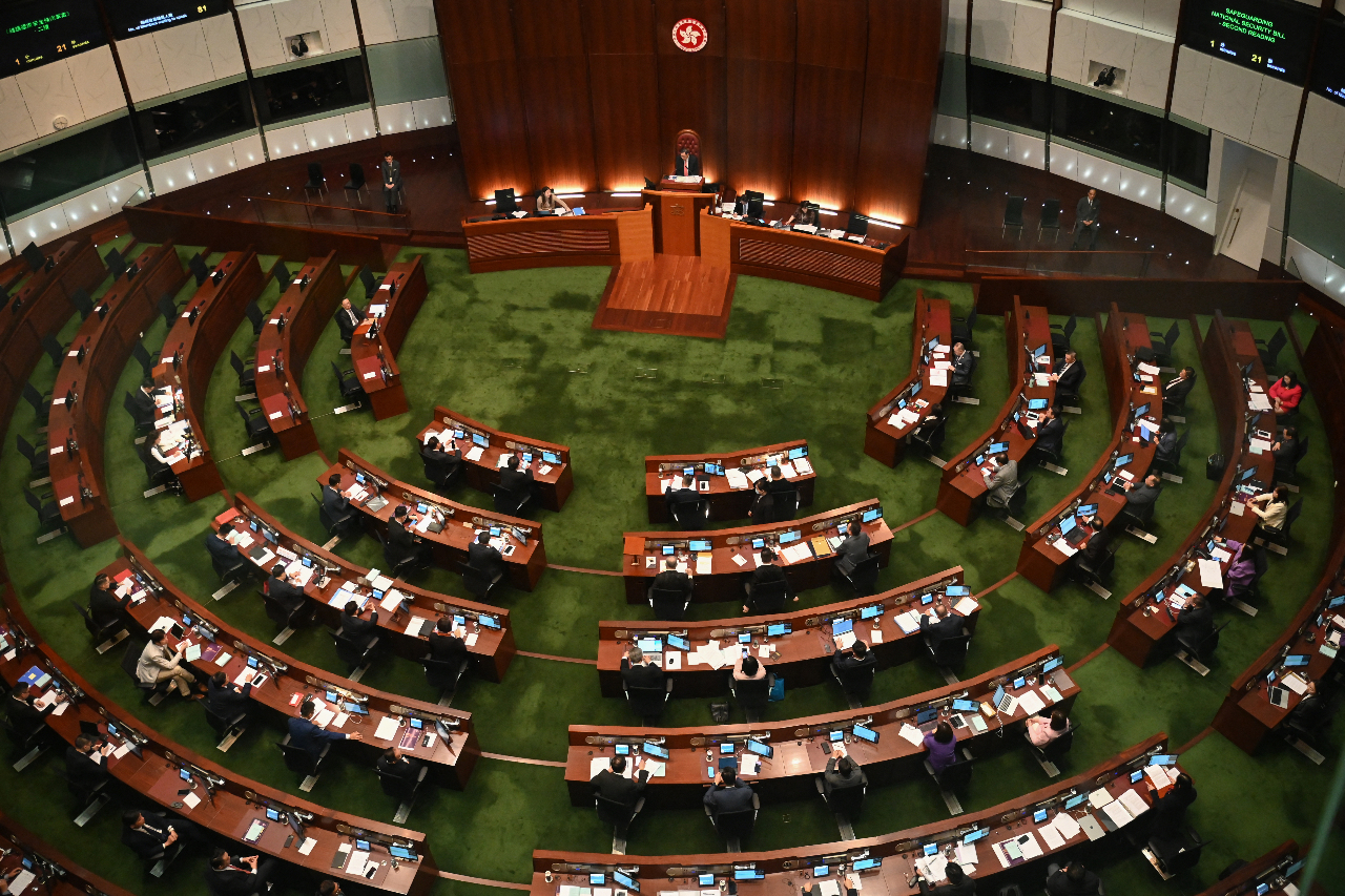 反對調整香港最低工資的立法會議員 何不帶頭降薪？