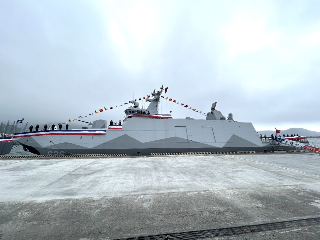 沱江級「安江、萬江」成軍 高機動火力強 建構海上嚇敵戰力