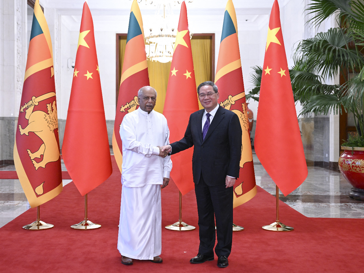斯里蘭卡為獲IMF紓困金 總理赴中國爭取債務重組
