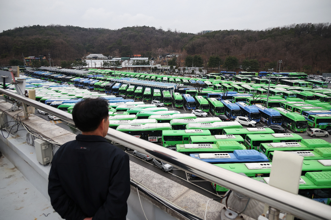 首爾公車司機大罷工 南韓首都通勤者陷入崩潰
