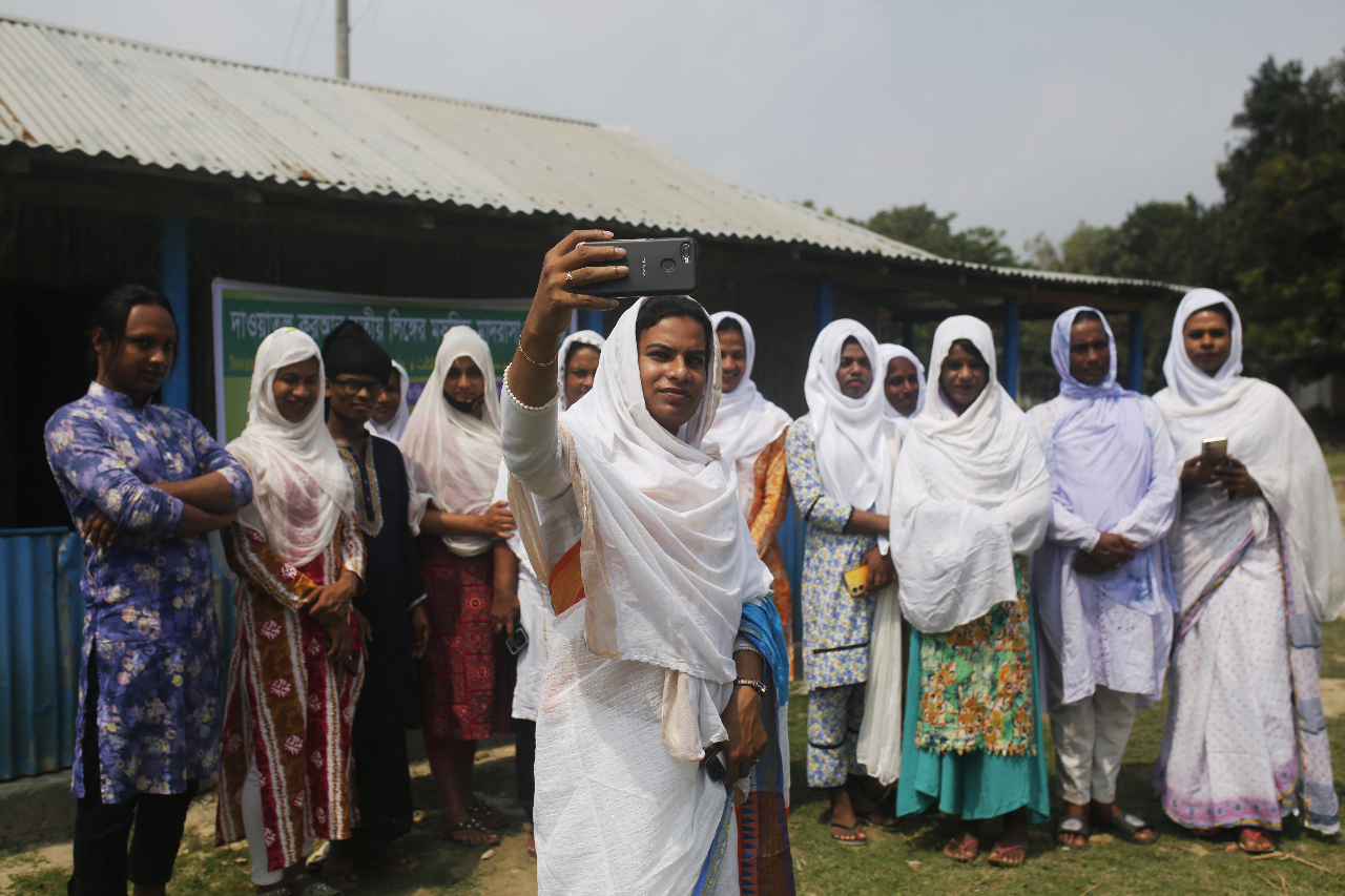 孟加拉第三性別群體遭偏見歧視 新建清真寺展開雙臂歡迎