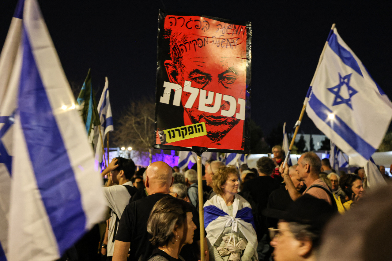以色列爆開戰來最大示威 數萬人要求尼坦雅胡下台