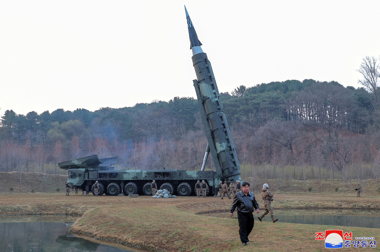 北韓證實試射新型極音速中長程飛彈 金正恩親自監督
