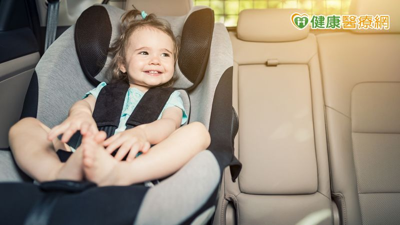 兒童未坐汽車安全座椅死亡率高8倍！專家提「4要訣」保平安