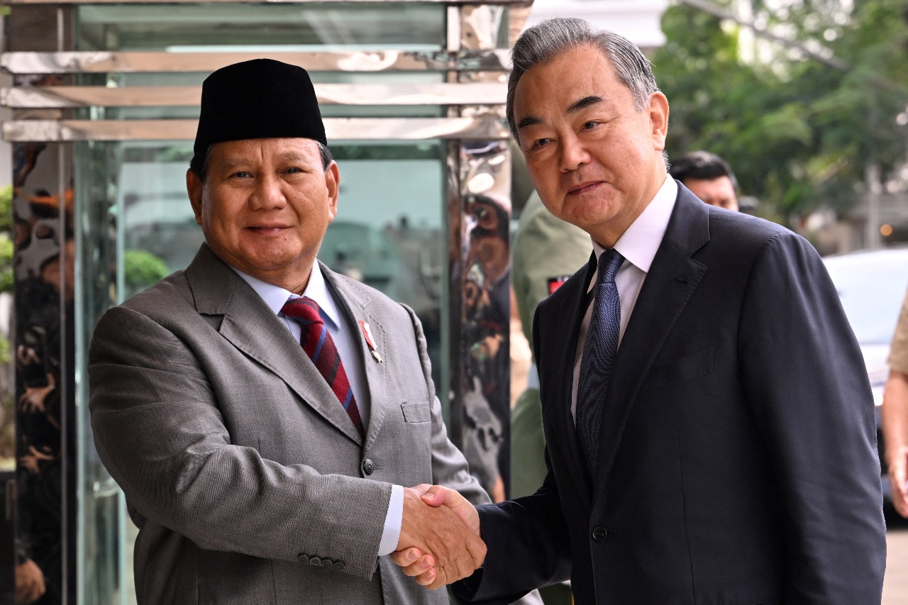 擴大影響力 中國外長王毅會印尼總統佐科威與防長普拉伯沃