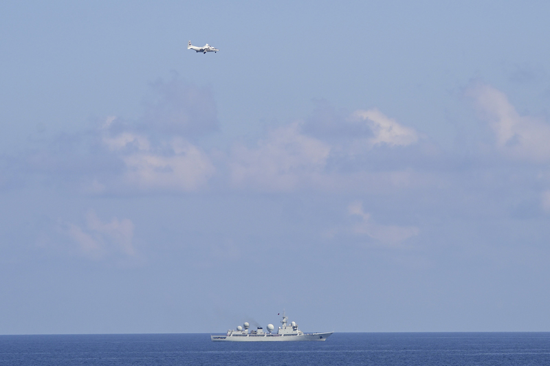 美菲南海實彈射擊演習 3艘中國軍艦尾隨監控
